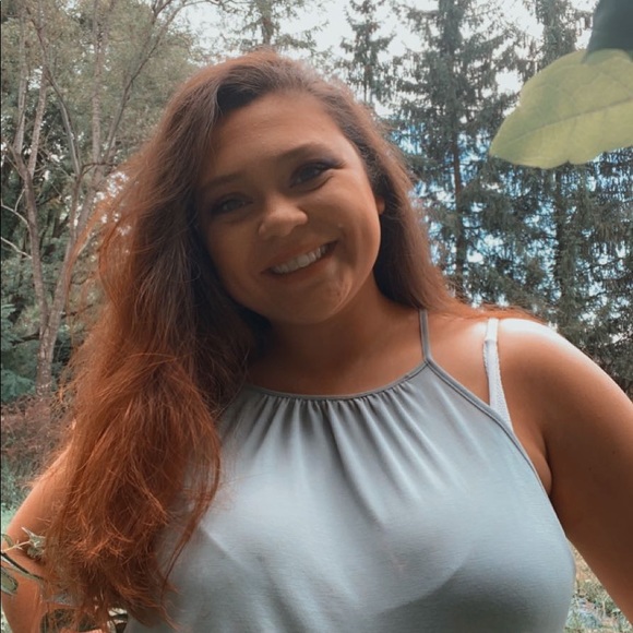 Meet your Posher, Leticia - Picture 2 of 2